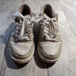 Women's Nike Dunk Low